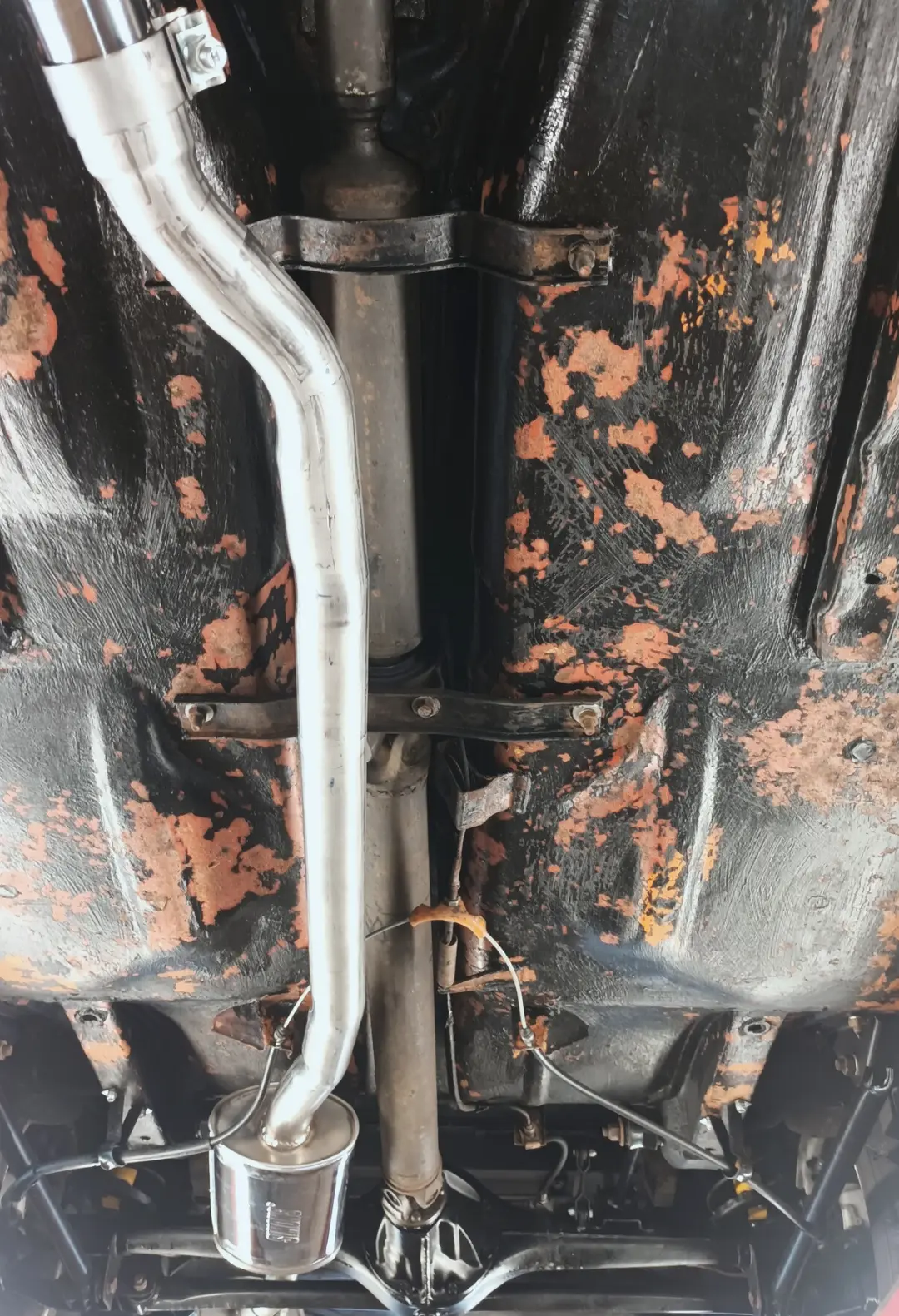 Enkelt skreddersydd eksosanlegg